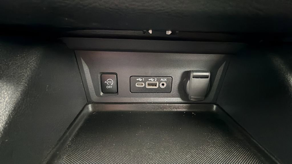 Used 2025 Nissan Sentra SV image 20