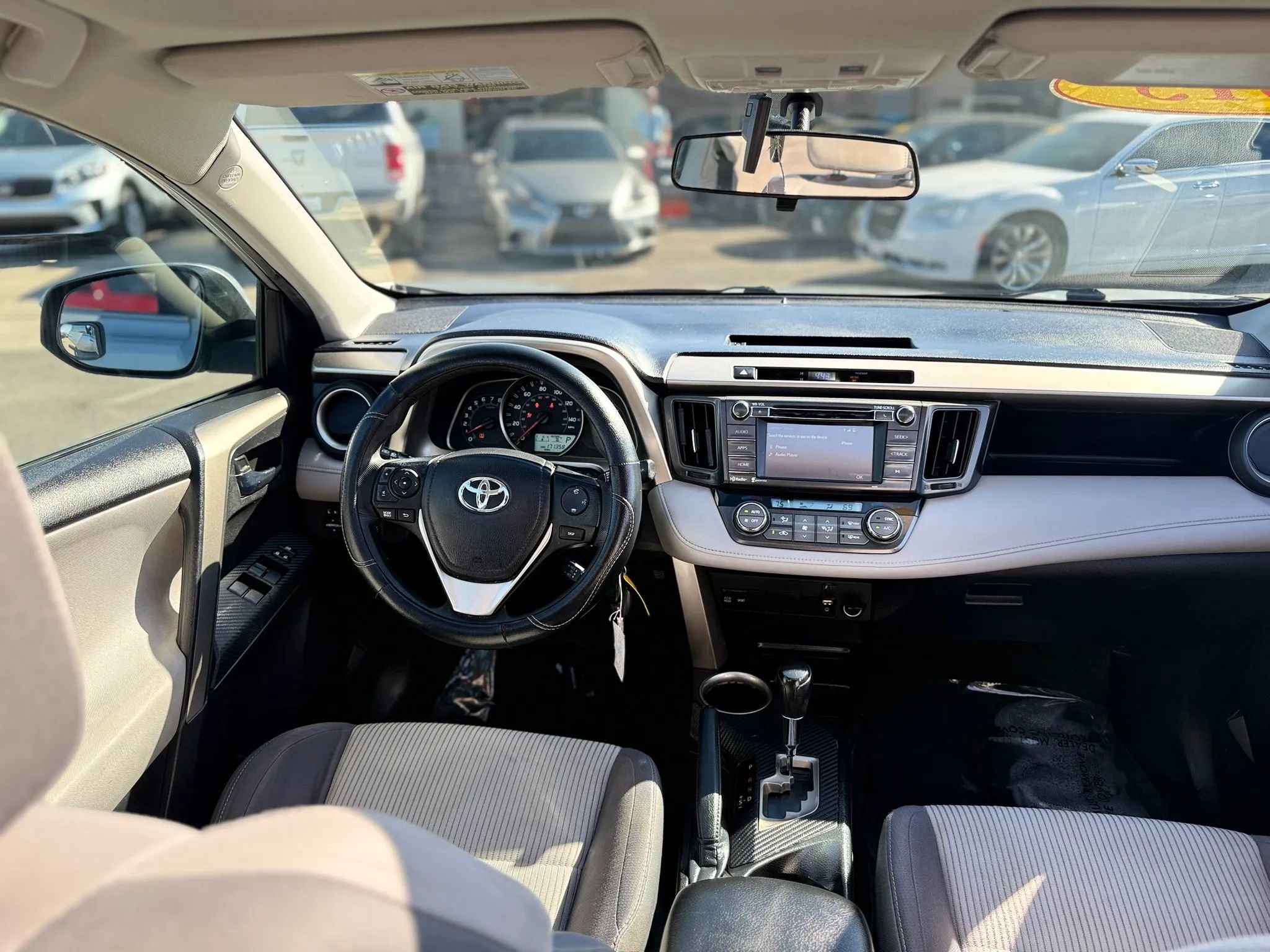 Used 2015 Toyota RAV4 XLE image 19
