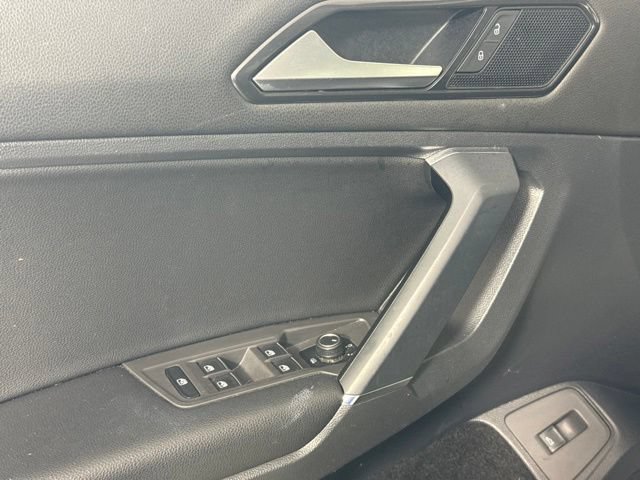 Used 2018 Volkswagen Tiguan SEL AWD/4WD image 13