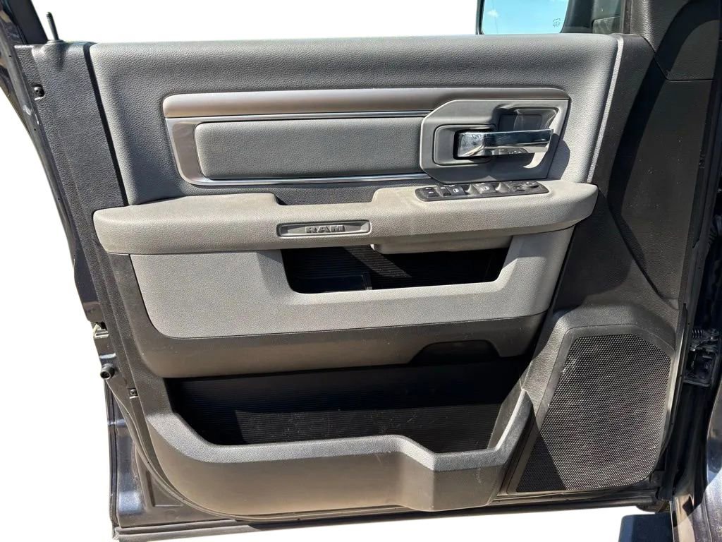 Used 2020 RAM 1500 Classic SLT AWD/4WD image 21