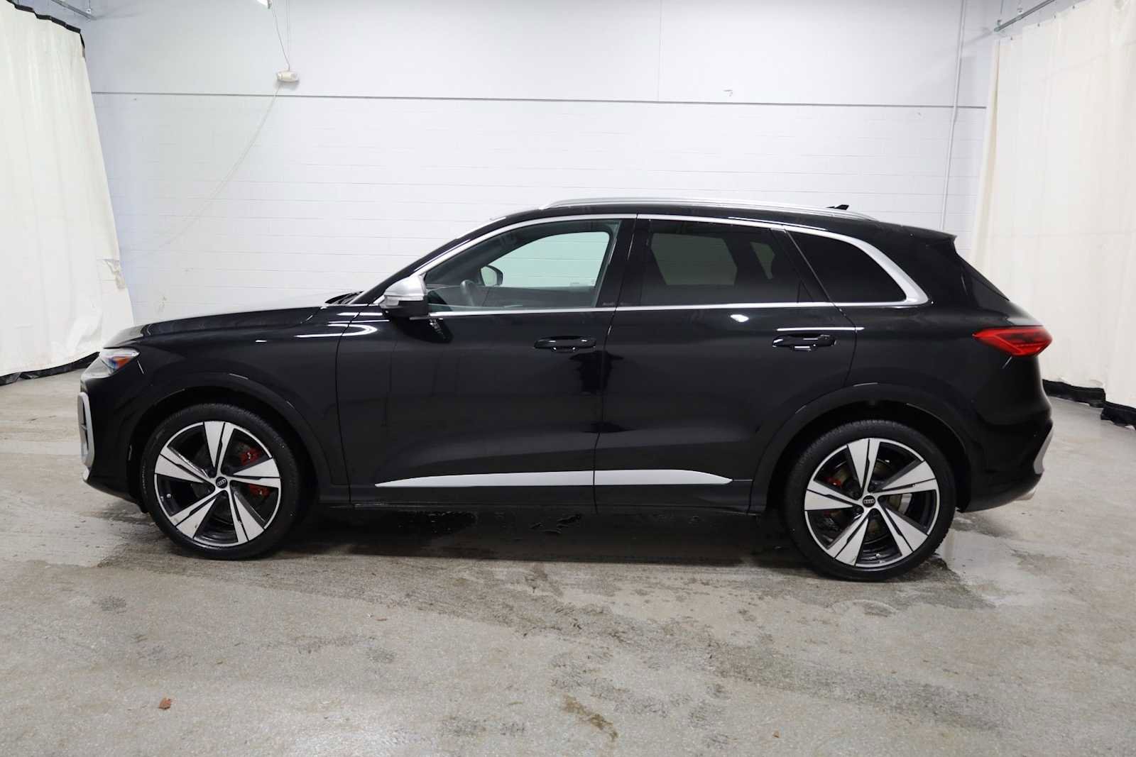 Certified 2025 Audi SQ5 Premium Plus w/ Premium Plus Package video 2