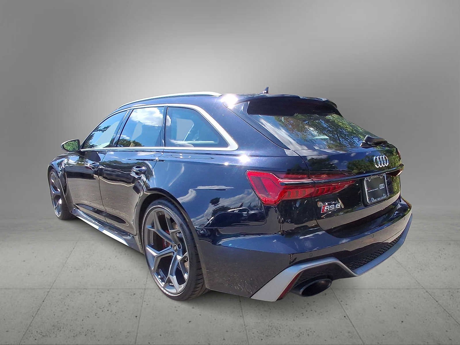Certified 2024 Audi RS 6 performance AWD/4WD image 6