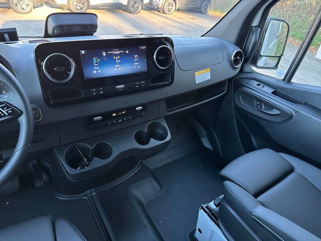 New 2025 Mercedes-Benz Sprinter 2500 image 17