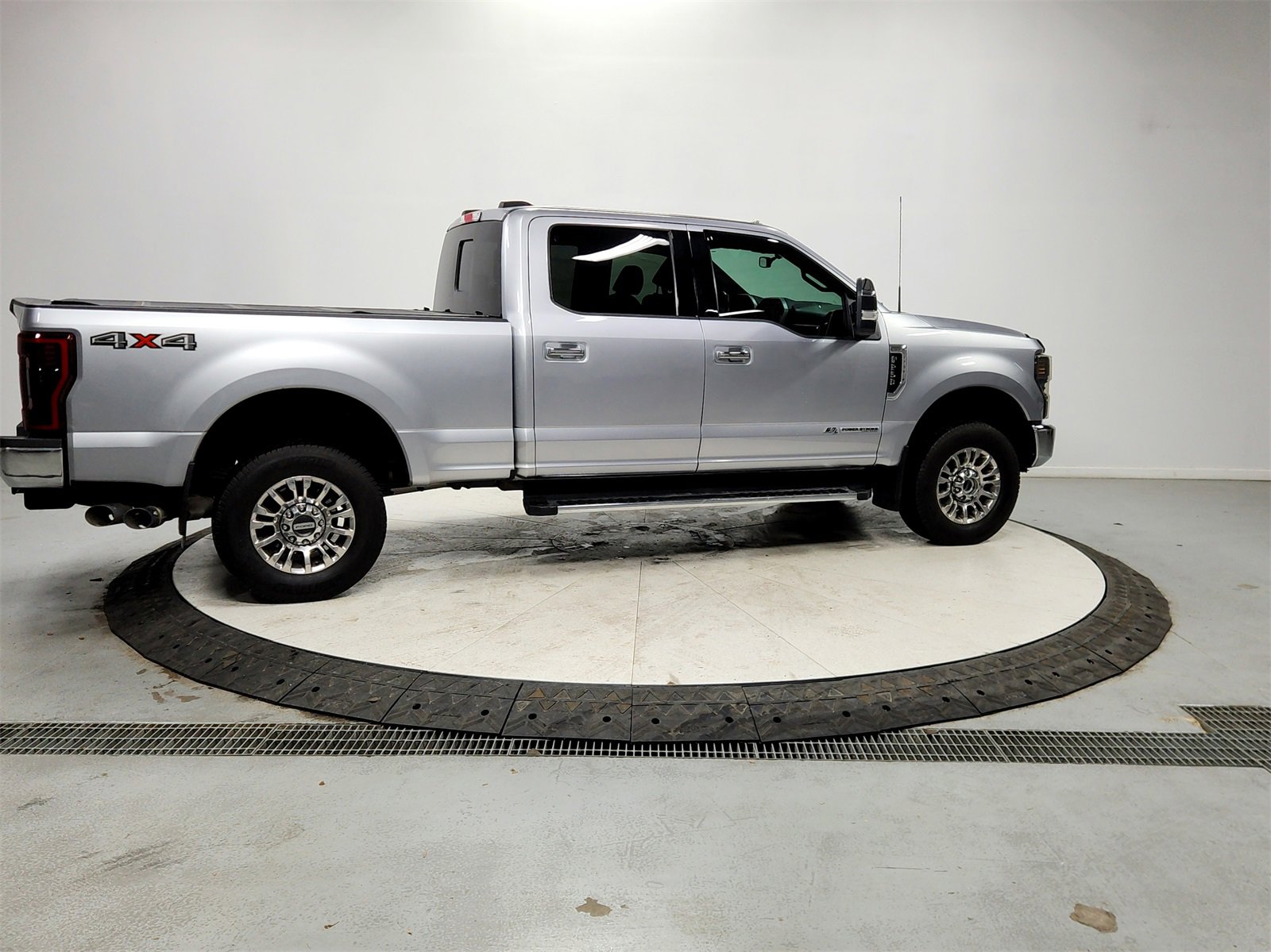 Used 2022 Ford F250 Lariat w/ Chrome Package image 8