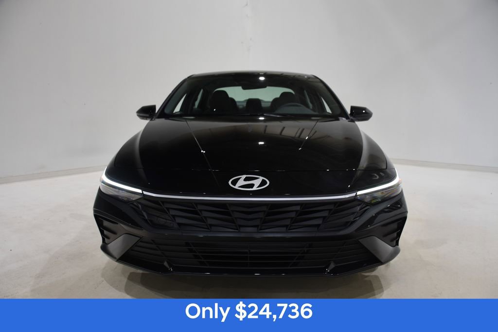 New 2026 Hyundai Elantra Sport image 2