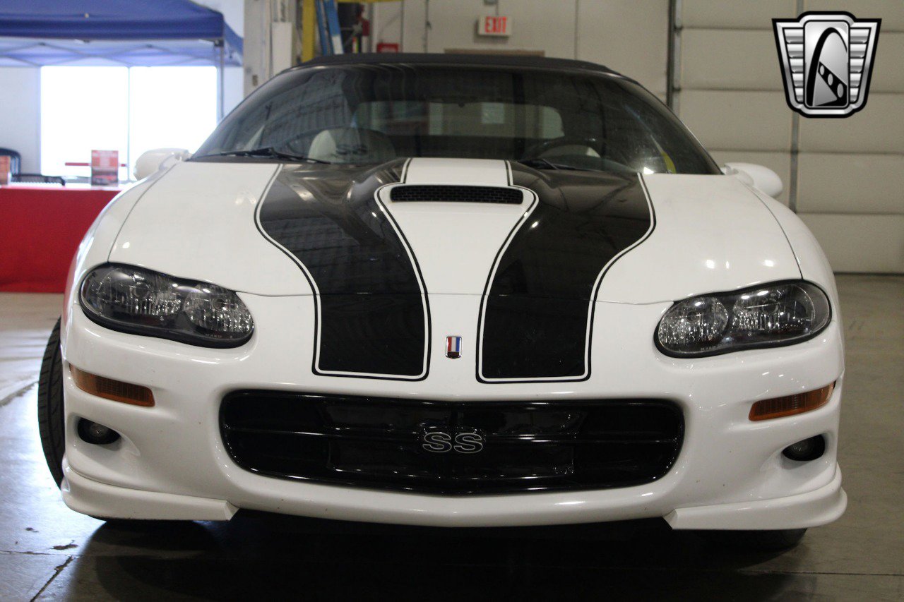 Used 2001 Chevrolet Camaro Z28 w/ SS Performance/Appearance Pkg image 15