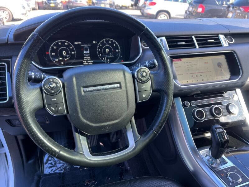 Used 2017 Land Rover Range Rover Sport HSE image 10