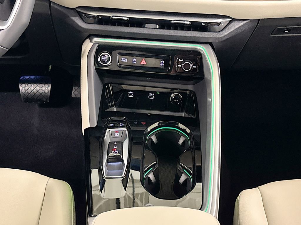 New 2025 Audi Q5 Premium Plus image 13