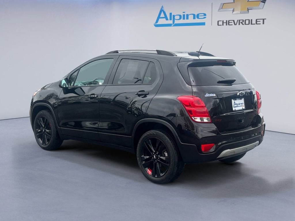 Used 2022 Chevrolet Trax LT w/ Redline Edition AWD/4WD image 3