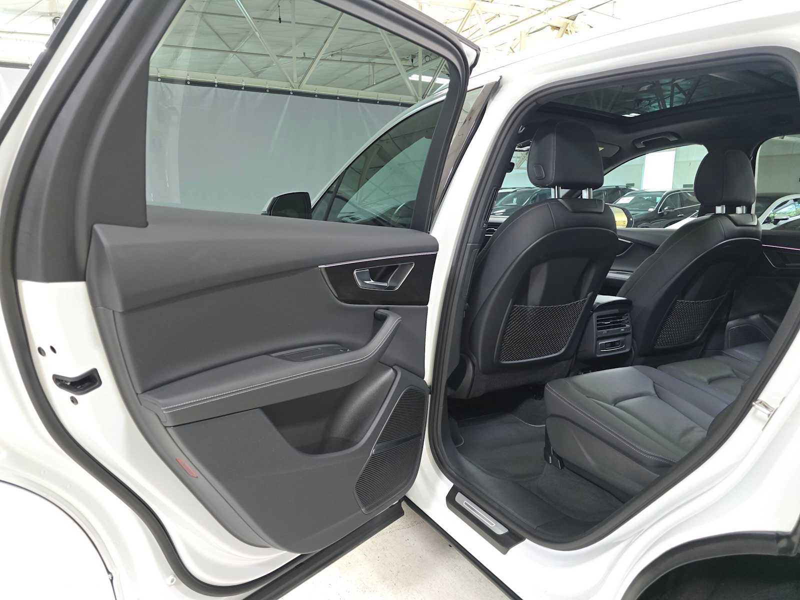 Used 2025 Audi Q7 3.0T Premium Plus AWD/4WD image 15