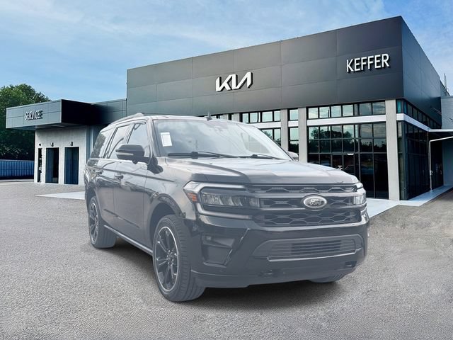 Used 2023 Ford Expedition Limited AWD/4WD image 2