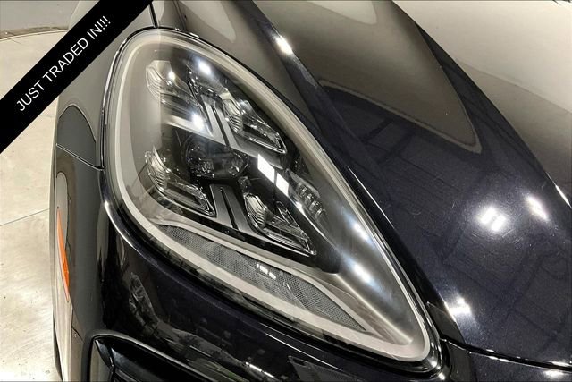 Used 2022 Porsche Cayenne Turbo image 30