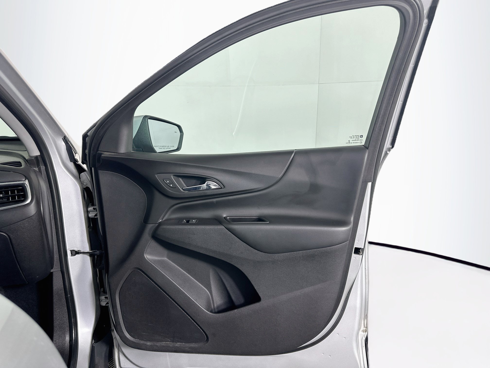 Used 2018 Chevrolet Equinox LT FWD image 33