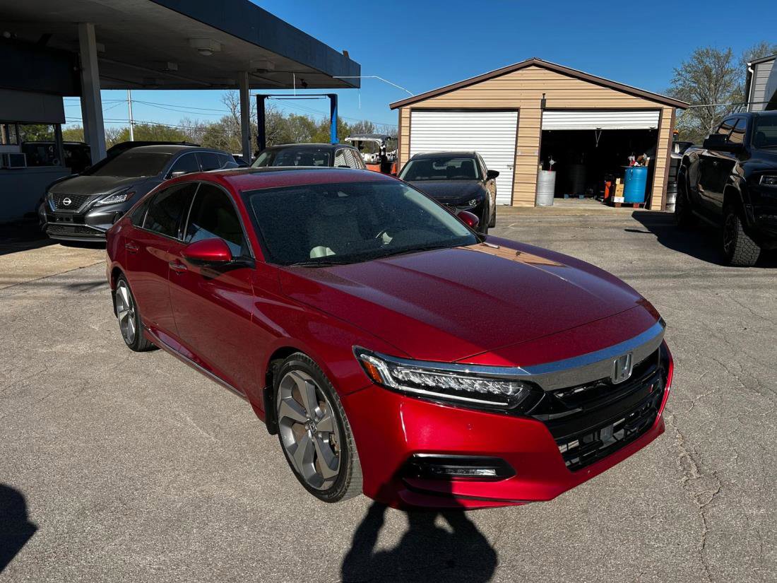 Used 2018 Honda Accord Touring image 3