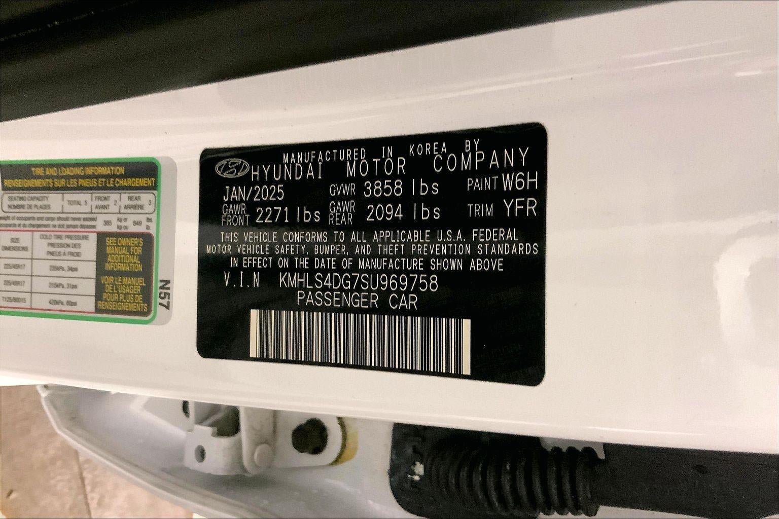 Used 2025 Hyundai Elantra SEL FWD image 32