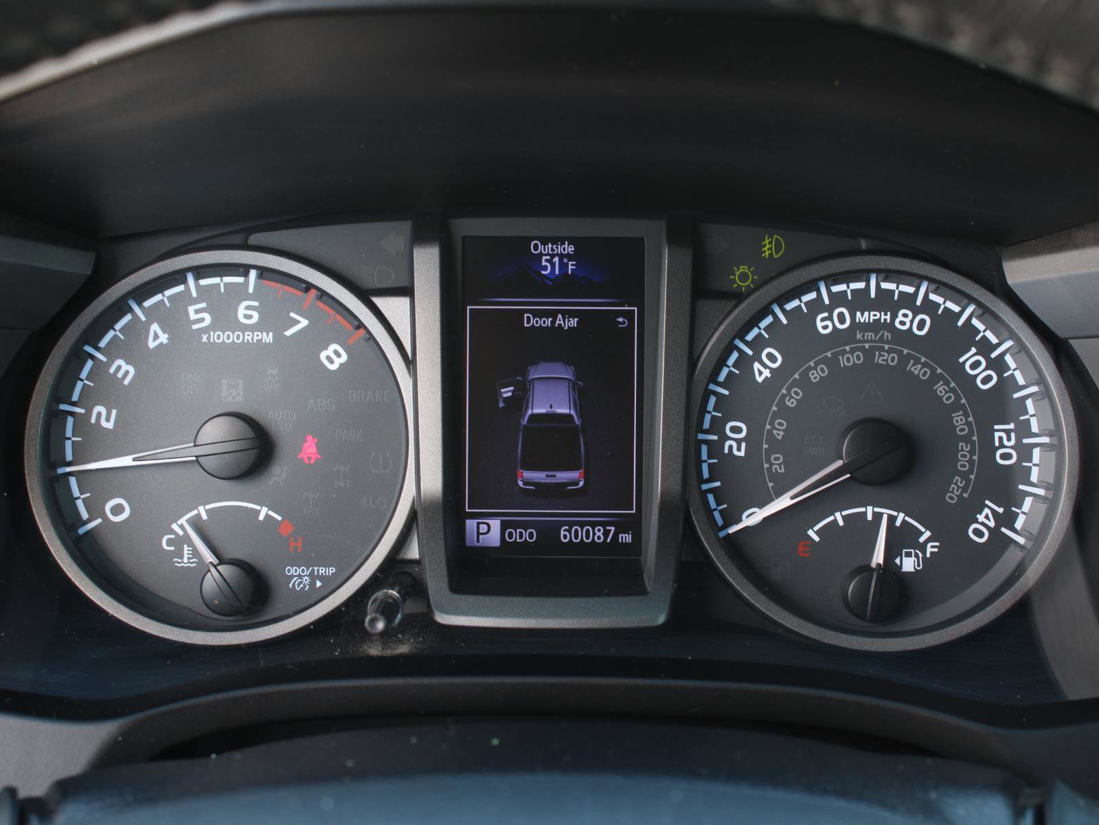 Used 2017 Toyota Tacoma TRD Off-Road w/ Tow Package (A/T) image 9