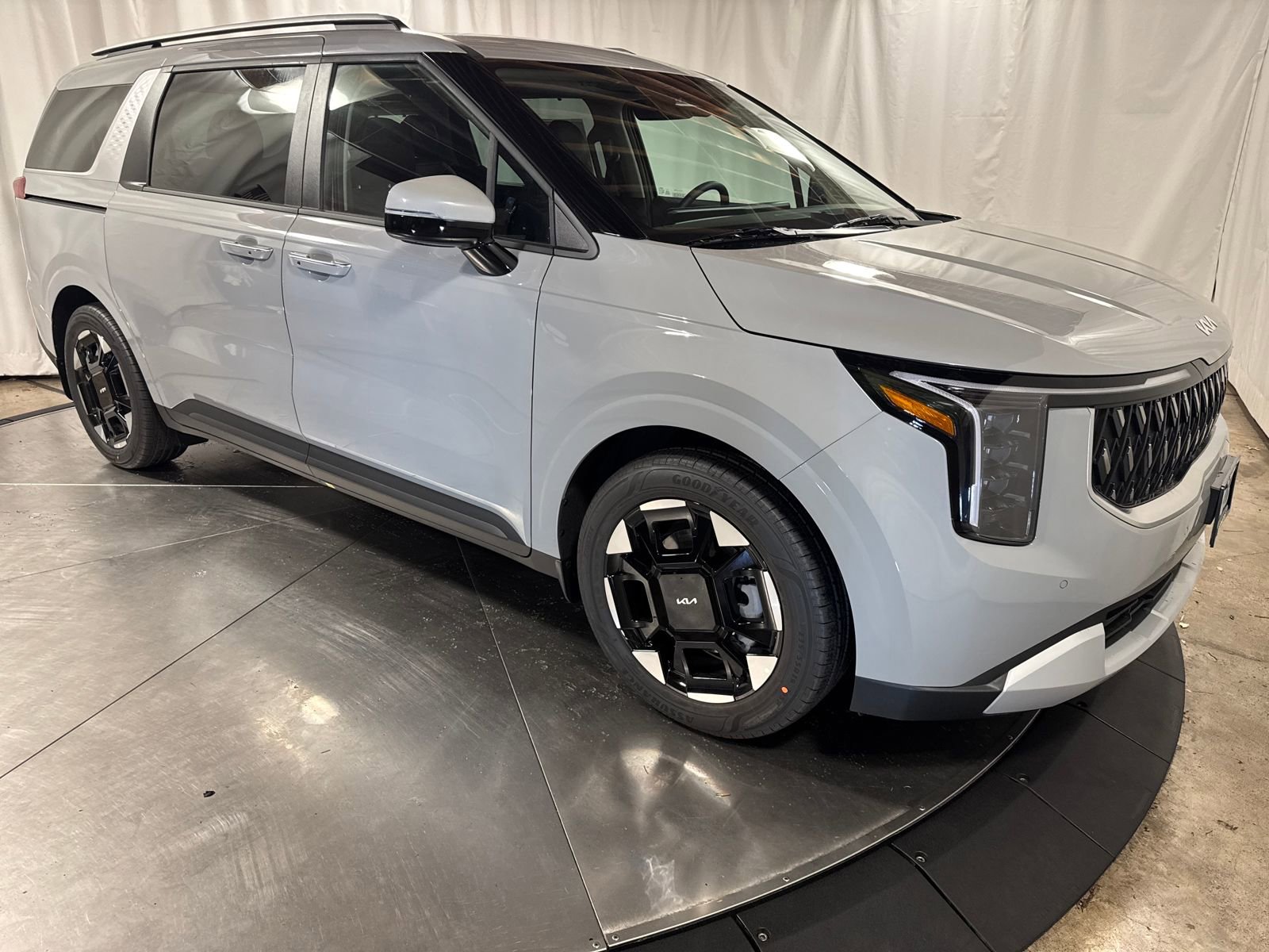 New 2026 Kia Carnival EX FWD image 10