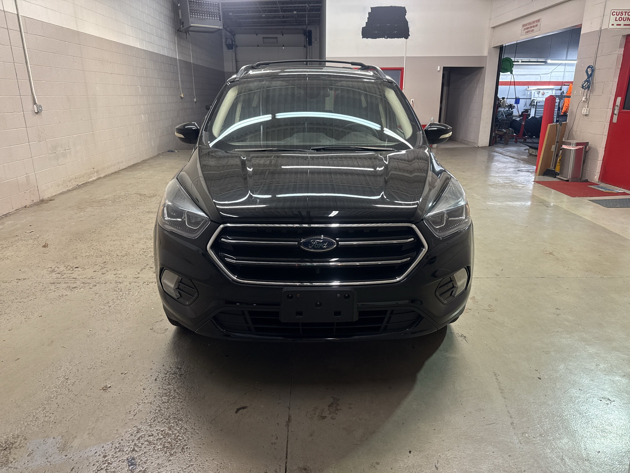 Used 2017 Ford Escape Titanium AWD/4WD image 32