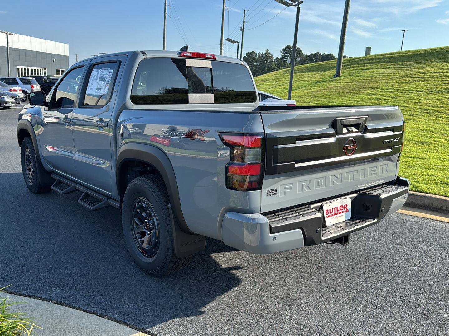 New 2026 Nissan Frontier PRO-4X w/ Pro-4x Convenience Package image 3
