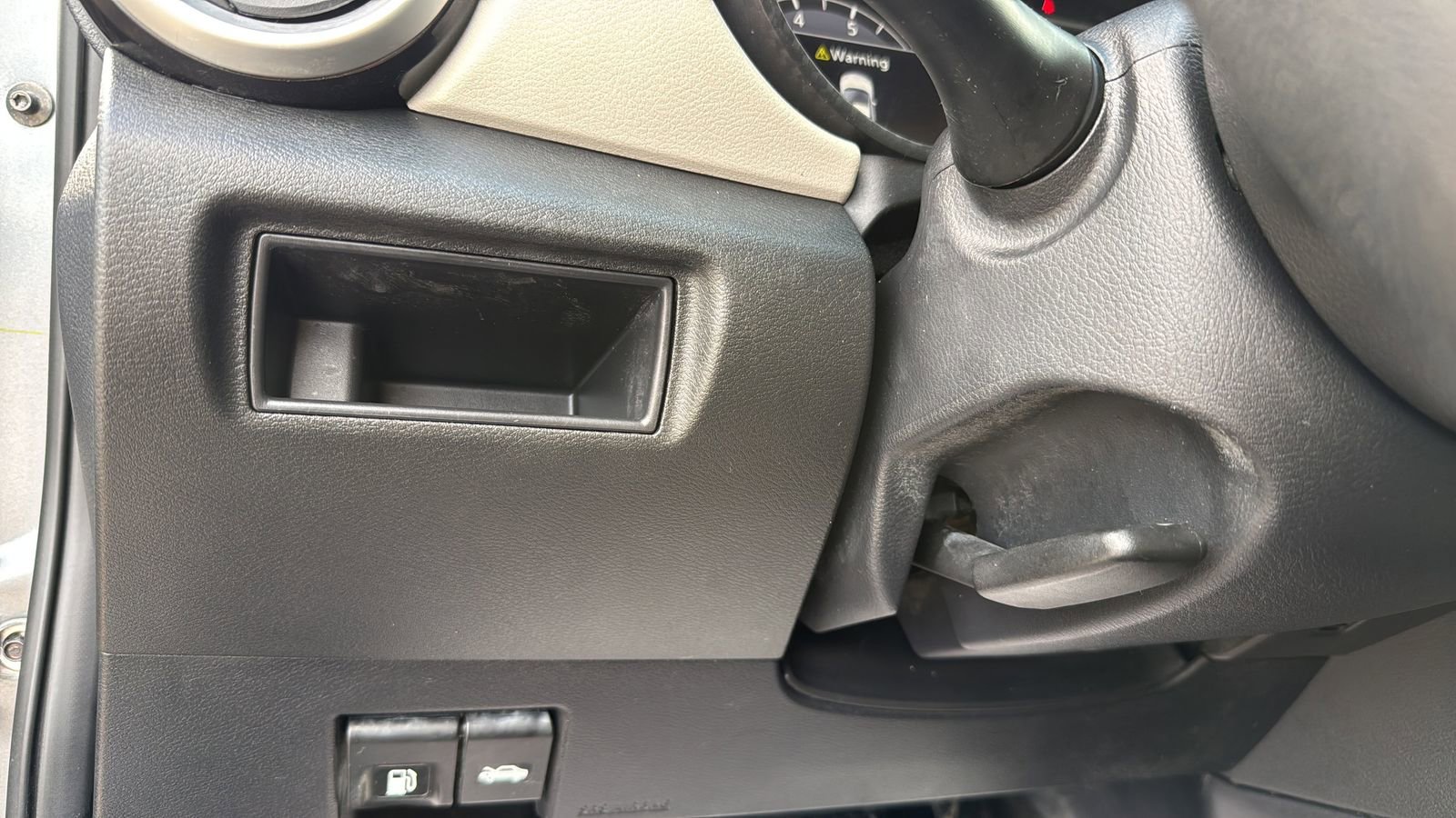 Used 2021 Nissan Versa SV FWD image 11