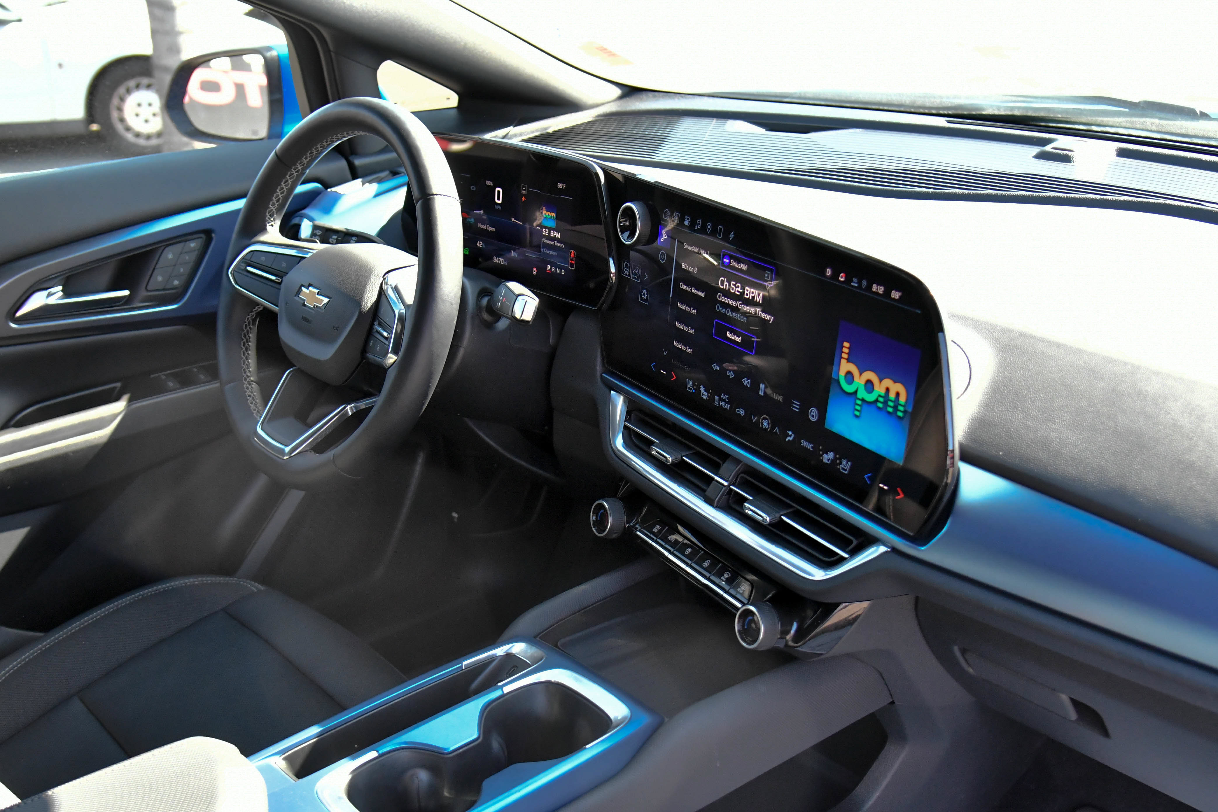 Used 2024 Chevrolet Equinox EV LT FWD image 52