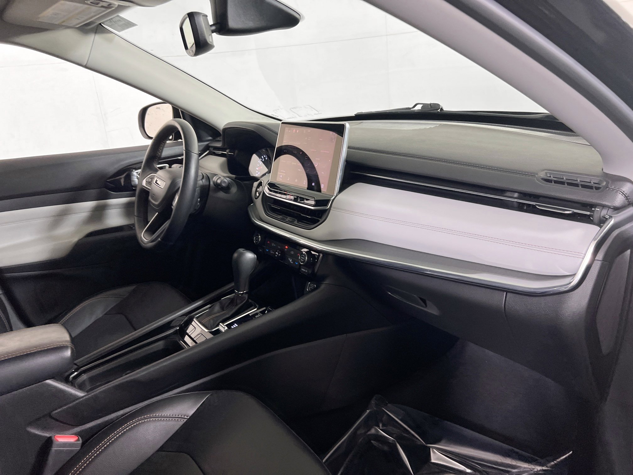 Used 2022 Jeep Compass Limited AWD/4WD image 26