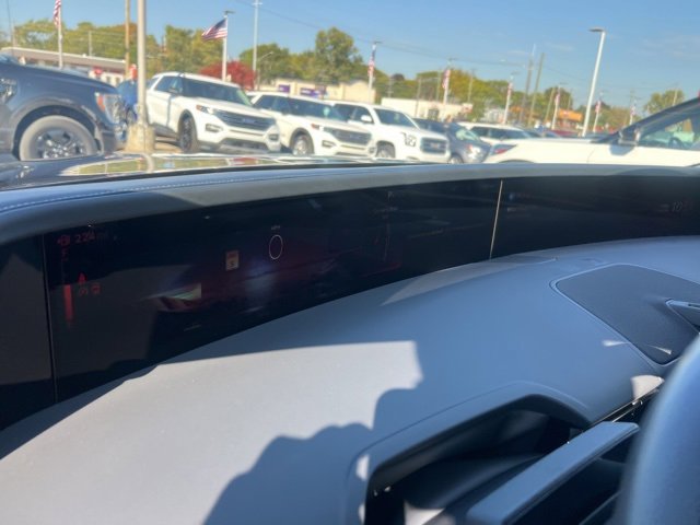 Used 2024 Lincoln Nautilus Premier image 16