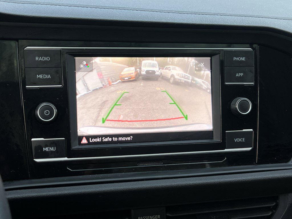 Used 2021 Volkswagen Jetta SE w/ SE Cold Weather Package image 21