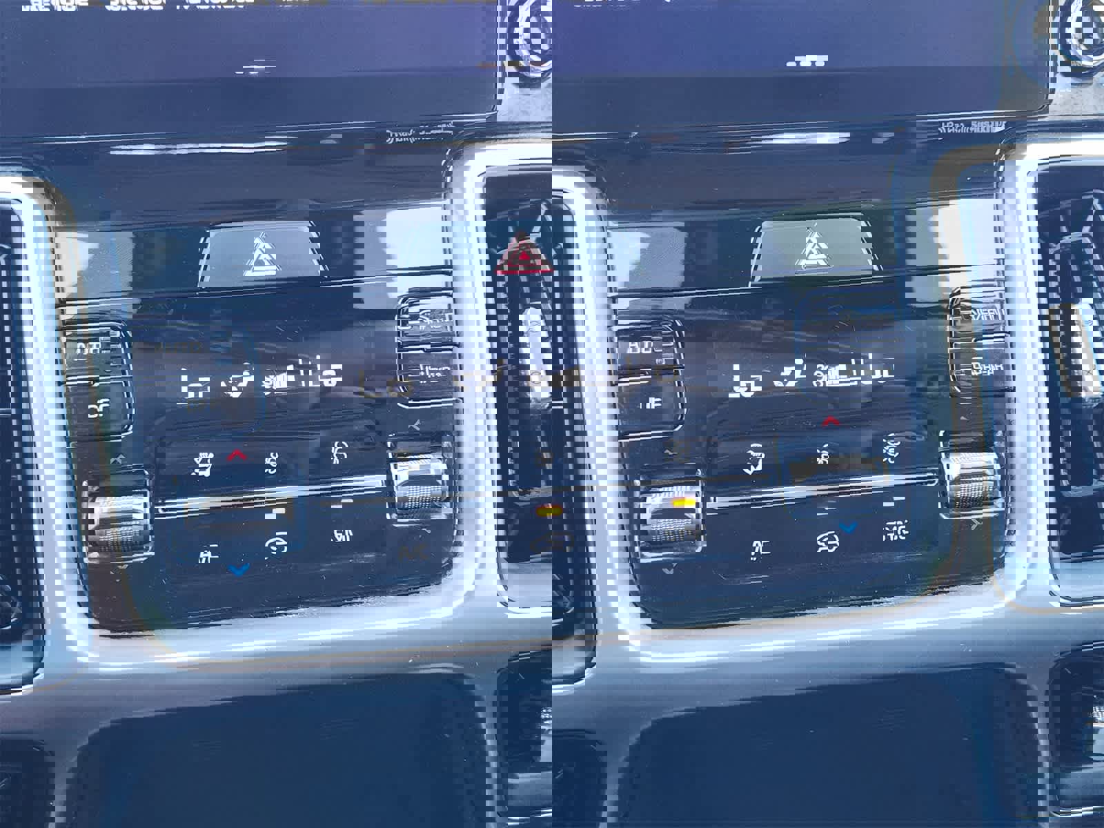 Used 2022 Kia Sorento EX w/ Panoramic Sunroof Package image 18