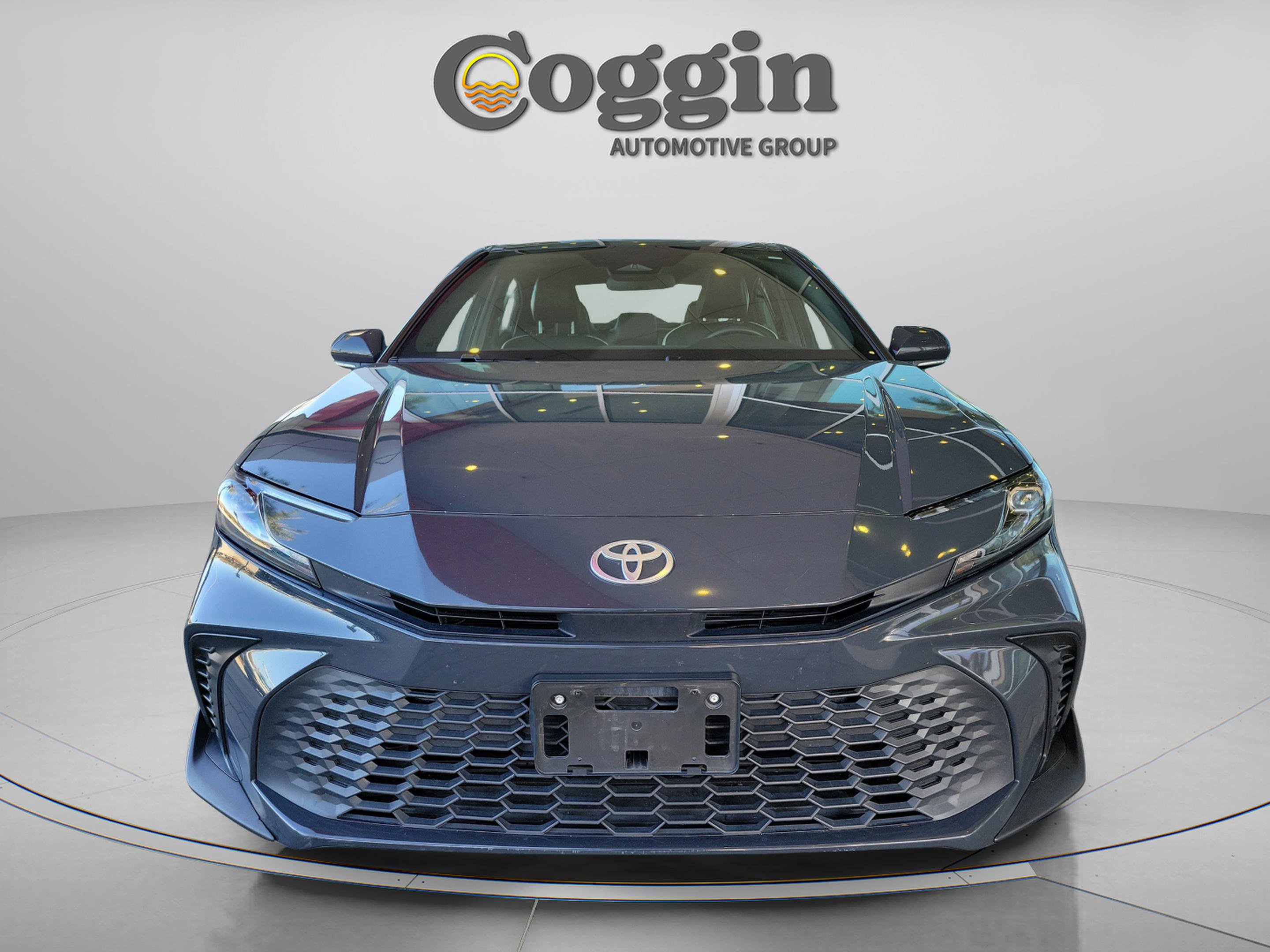 Used 2025 Toyota Camry SE image 8