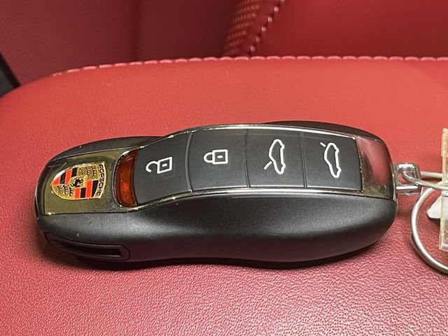 Certified 2025 Porsche 718 Boxster S RWD image 40