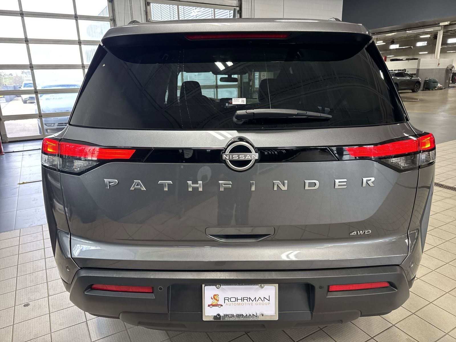 Certified 2025 Nissan Pathfinder SV image 39