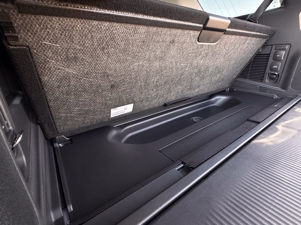 New 2025 Ford Expedition Active image 86