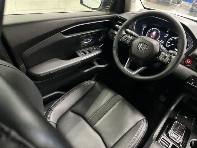 Certified 2025 Honda Pilot Touring image 12