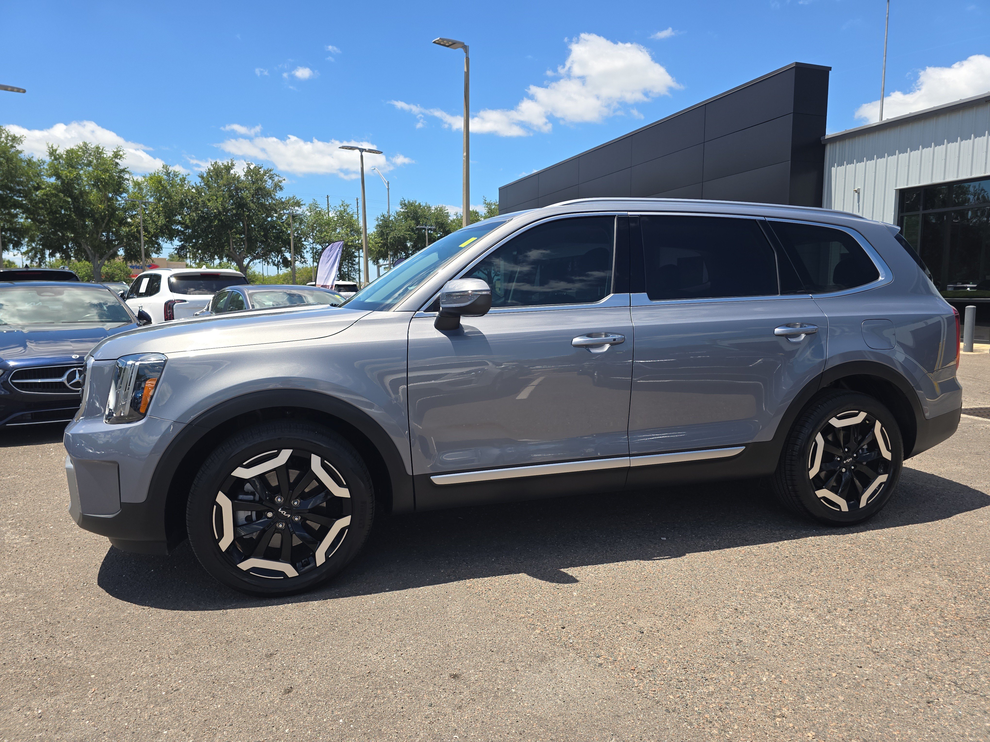 Certified 2023 Kia Telluride S AWD/4WD image 5