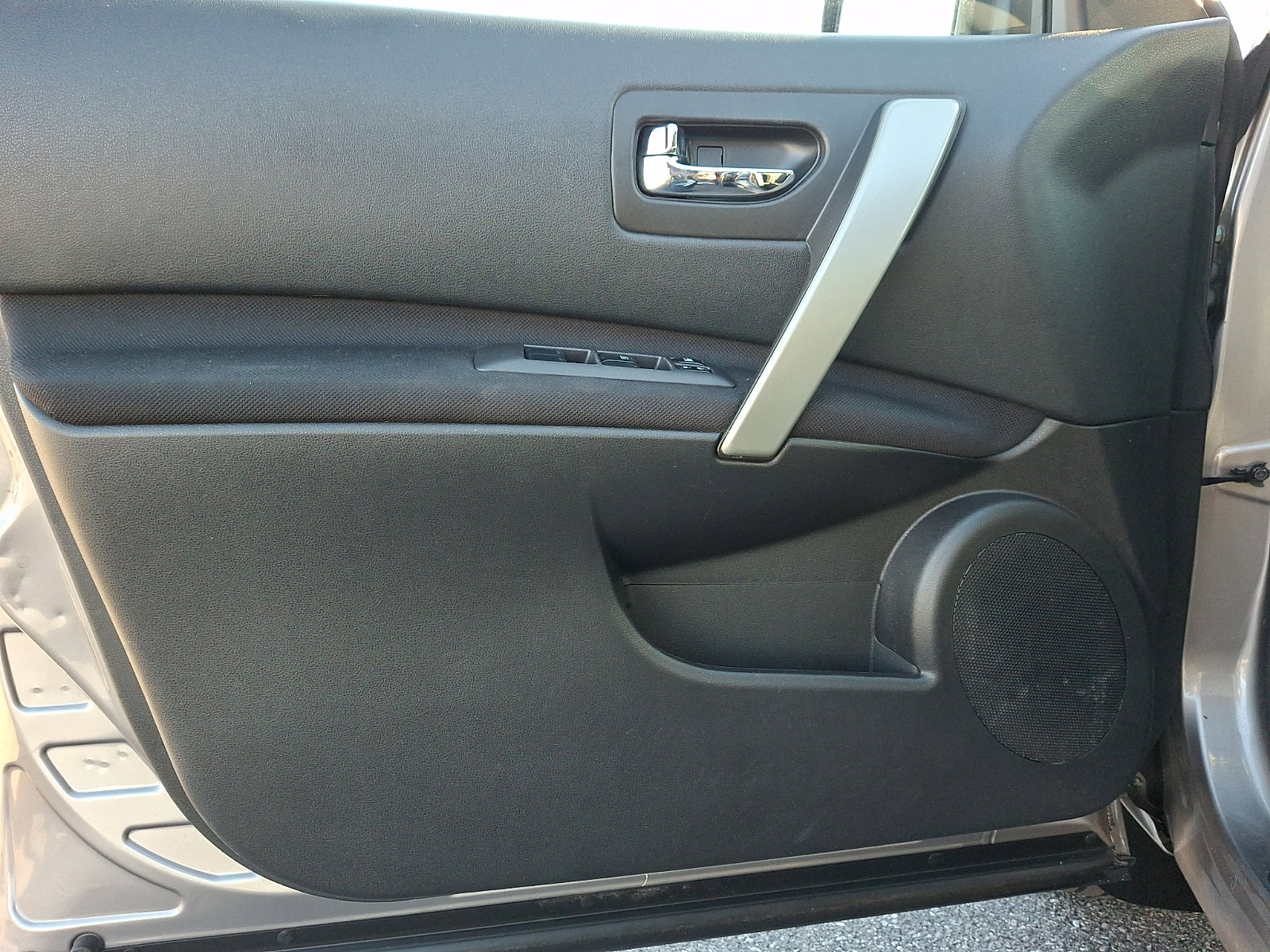 Used 2015 Nissan Rogue S w/ Convenience Package image 12