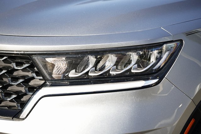 Used 2023 Kia Sorento EX image 13