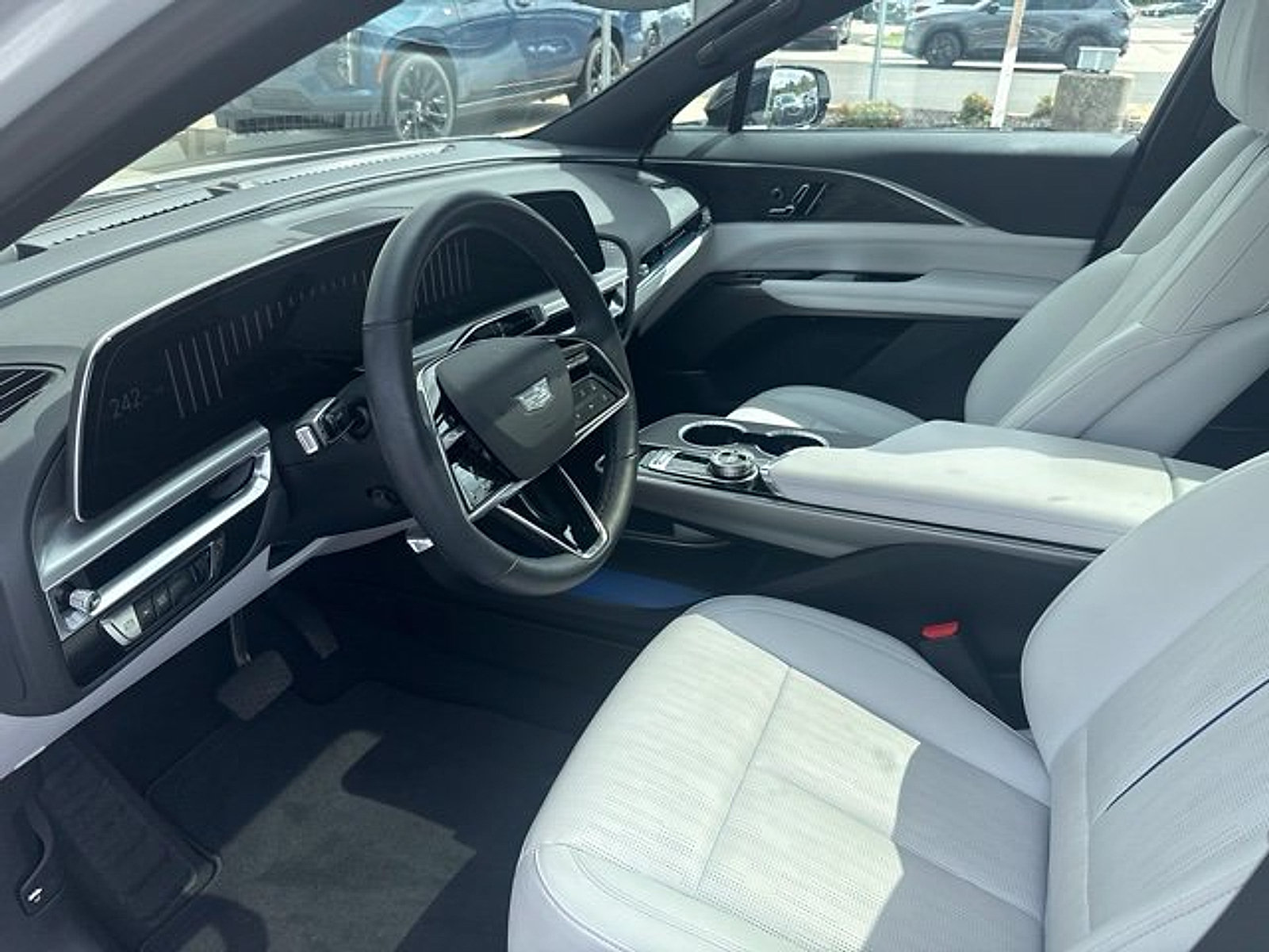 Certified 2024 Cadillac Lyriq Luxury w/ LPO, Floor Liner Package AWD/4WD image 18
