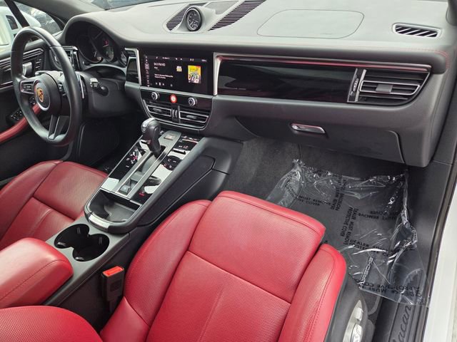 Used 2024 Porsche Macan AWD/4WD image 16