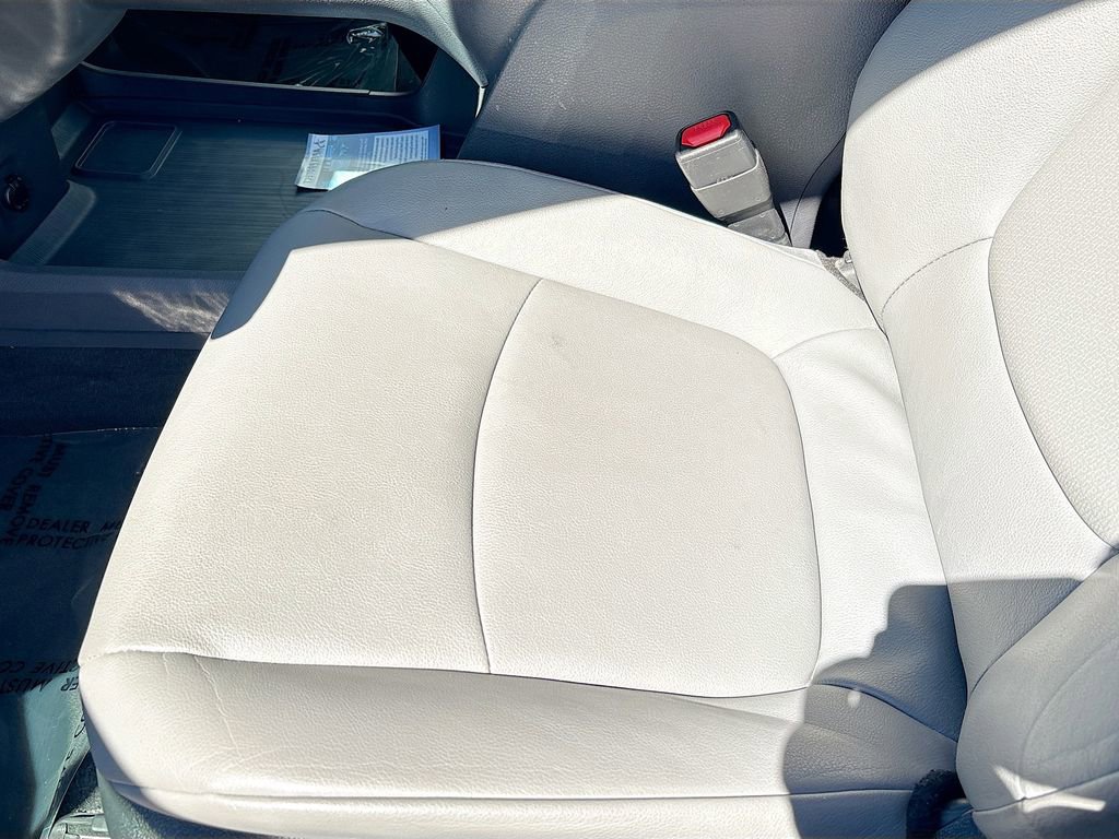 Used 2023 Toyota Sienna XLE w/ XLE Plus Package image 19