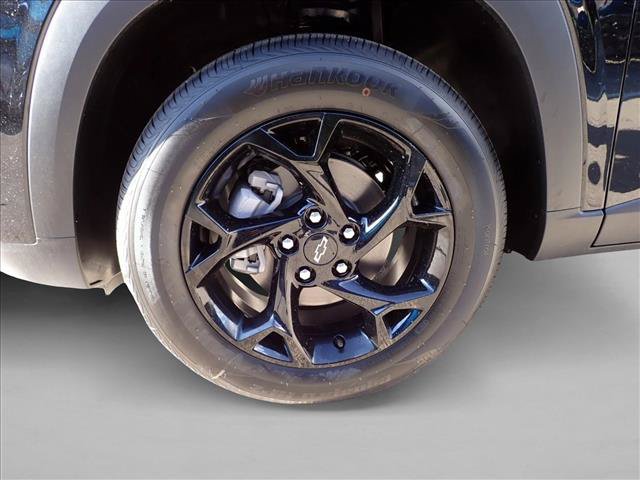 New 2026 Chevrolet Trax LT w/ Midnight Edition FWD image 7