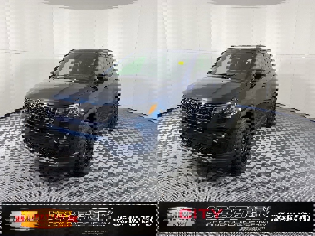 New 2026 Jeep Compass Latitude image 3
