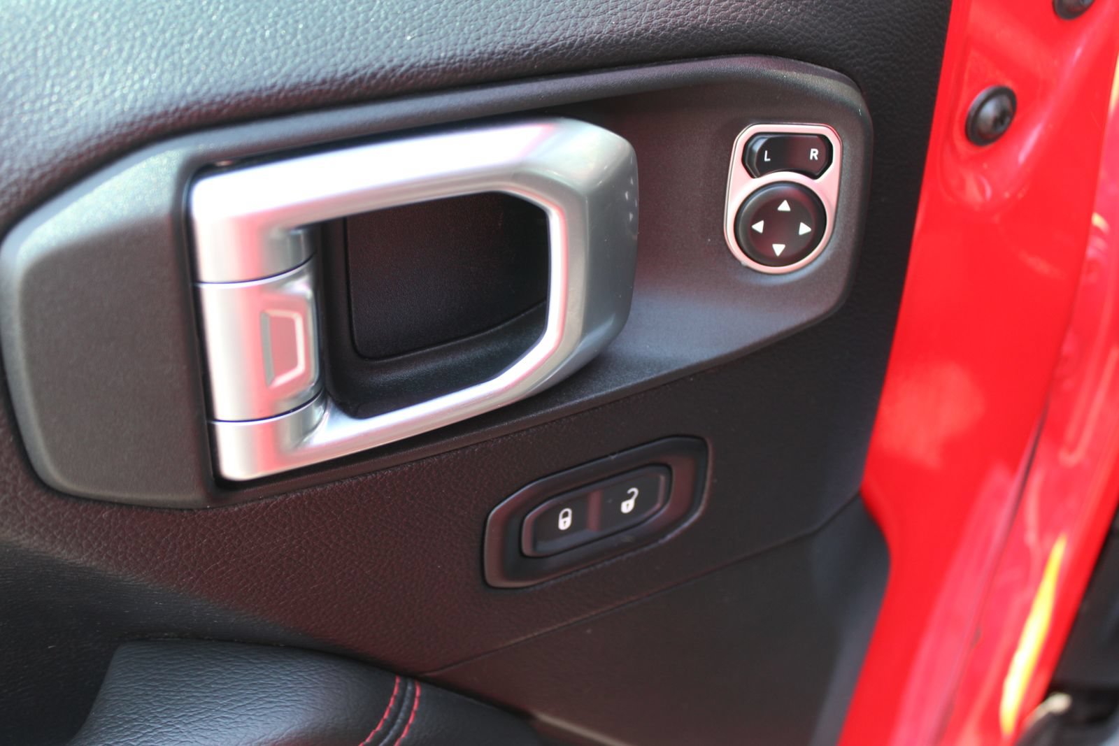 Used 2020 Jeep Gladiator Rubicon AWD/4WD image 28