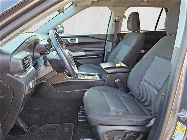 Used 2022 Ford Explorer XLT image 16