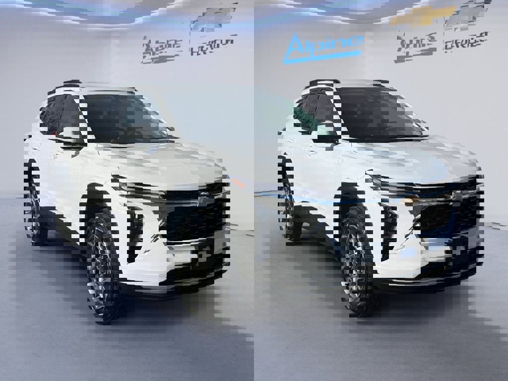 Used 2025 Chevrolet Trax LT w/ Driver Confidence Package image 7