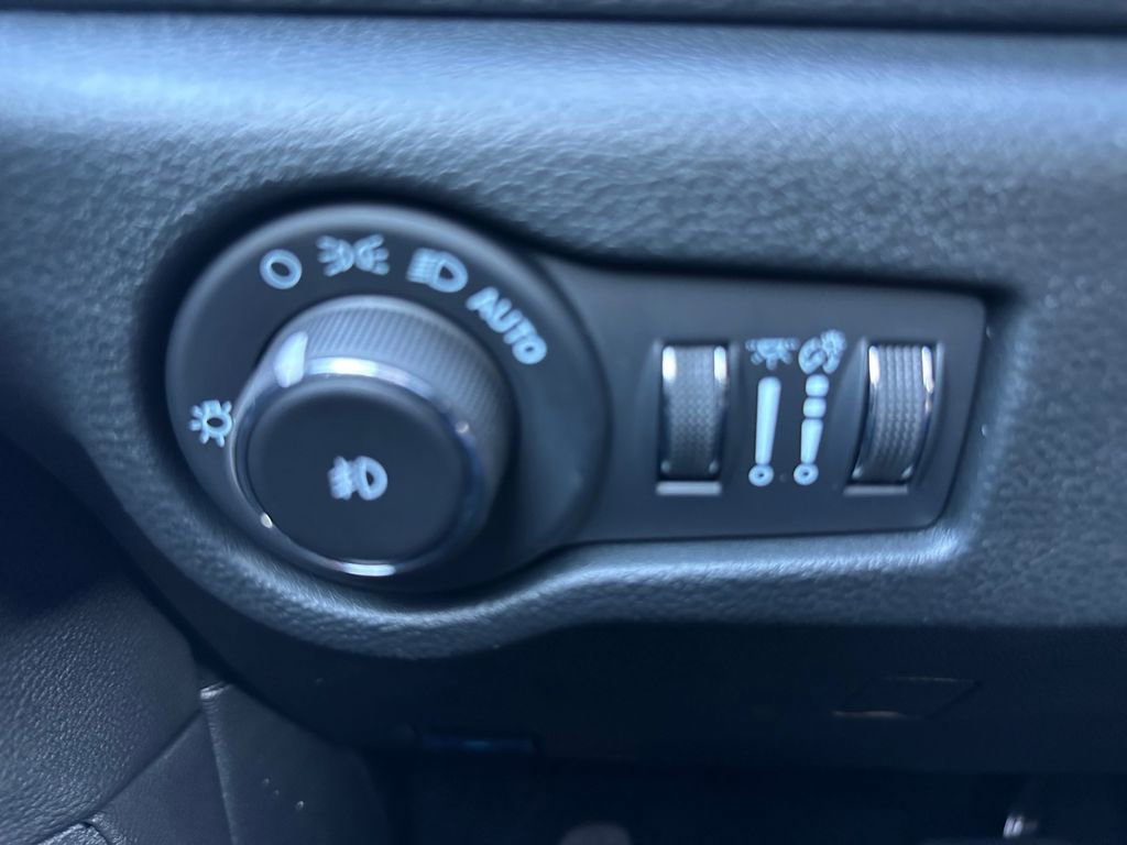 New 2026 Chrysler Pacifica Select image 18