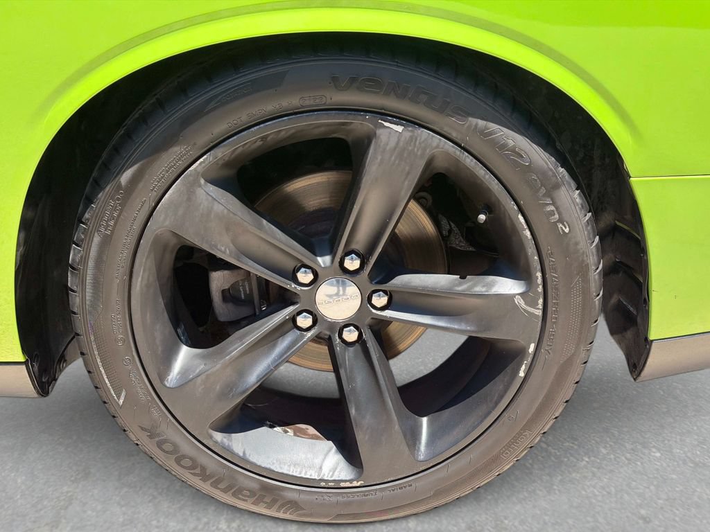 Used 2015 Dodge Challenger R/T RWD image 12