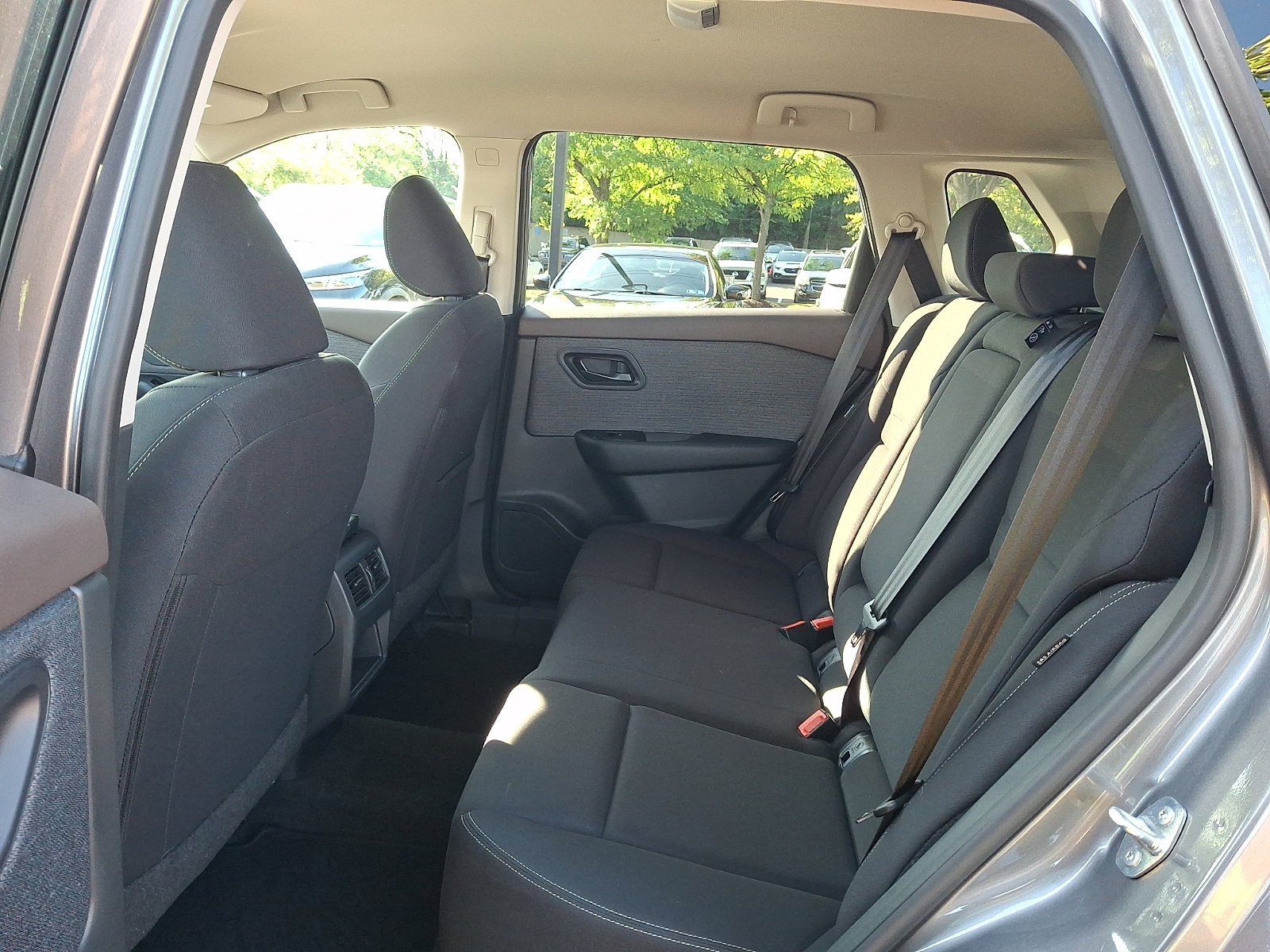 Used 2023 Nissan Rogue S AWD/4WD image 12