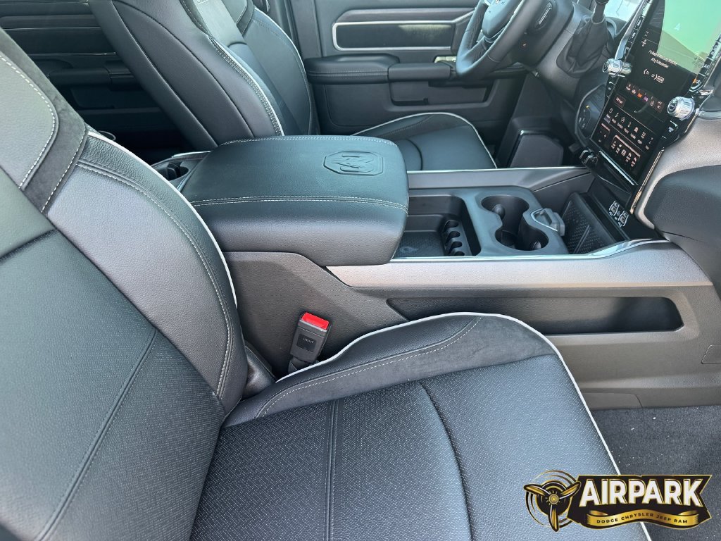 New 2026 RAM 2500 Laramie AWD/4WD image 12