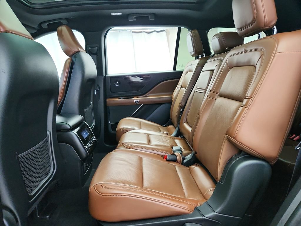 Used 2021 Lincoln Aviator Reserve w/ Elements Package Plus AWD/4WD image 29